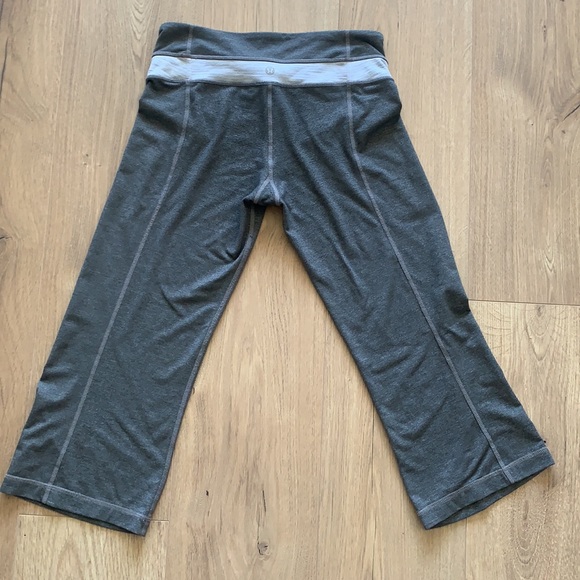 Lululemon crops - Picture 2 of 5